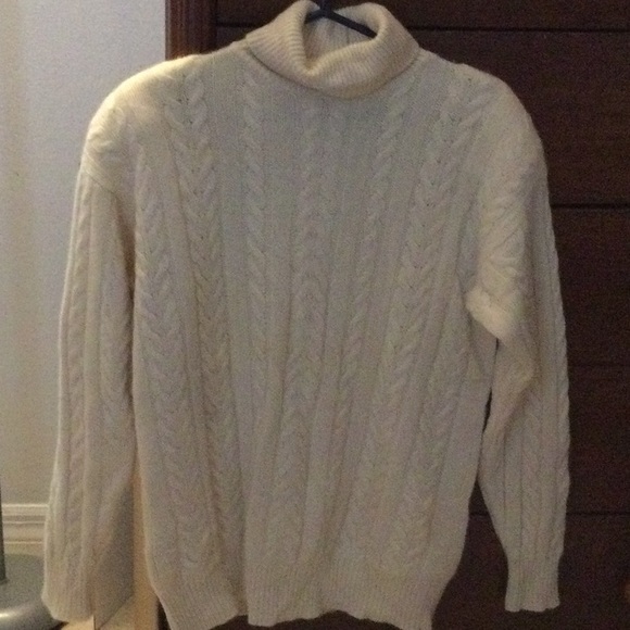 Neiman Marcus cashmere sweater